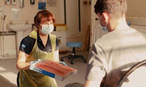 orthotist with mould