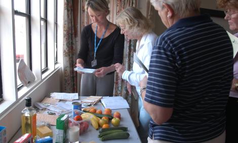 wht-female-nutritionist-in-the-community