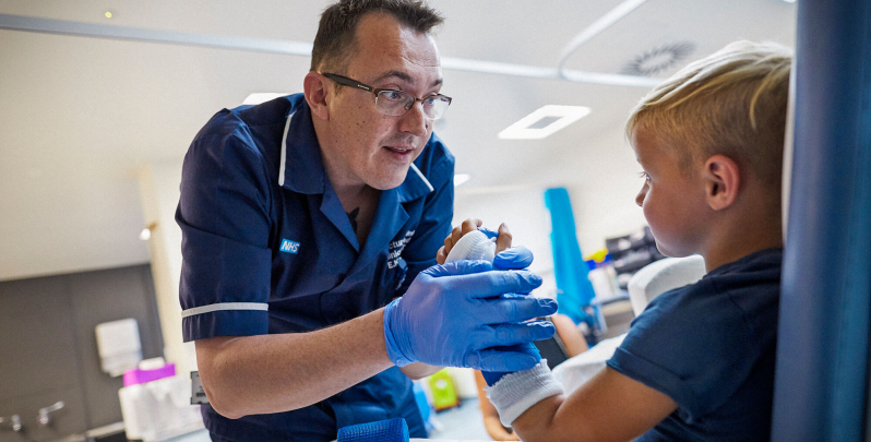 nursing careers health careers uk nurses