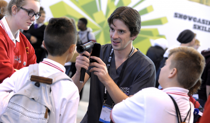 iPhone and ophthalmoscope