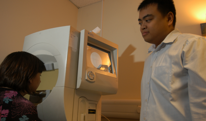 healthcare-science-male-and-female-ophthalmic-imaging healthcare-science-male-and-female-ophthalmic-imaging