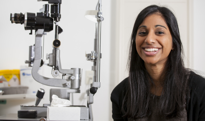 Ophthalmologist doctor smiling  